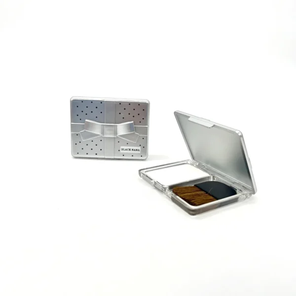 Iluminador con Mini Brocha | Black Nana