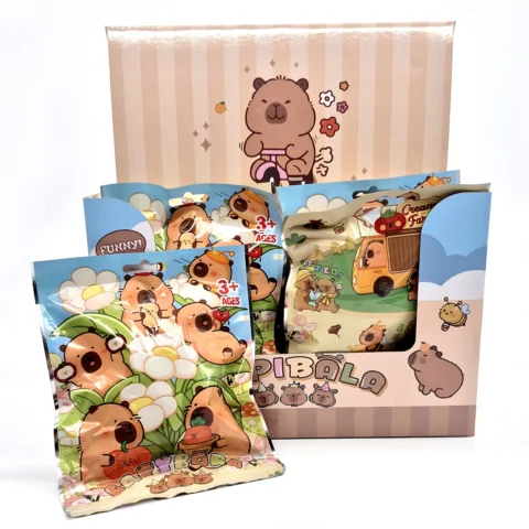 Bolsita Sorpresa Pequeña Peluche Capibara con Cartas Coleccionables