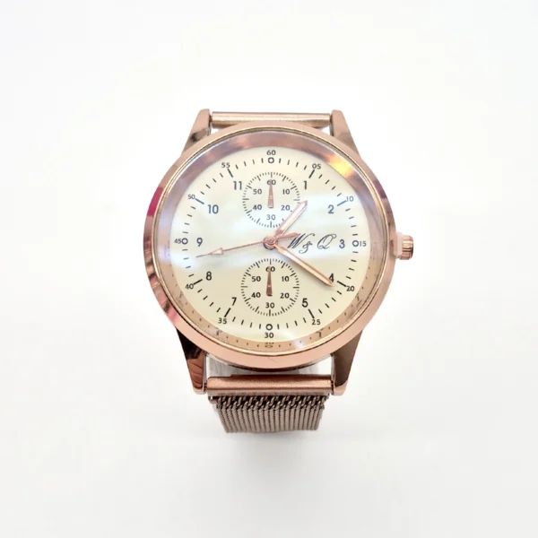 Reloj Analógico Clásico con Malla Metálica