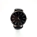 Reloj Analógico con Correa en Cuero Negro