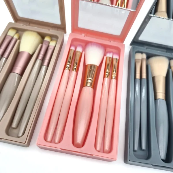 Set de Brochas 5 Pzas. & Caja con Espejo