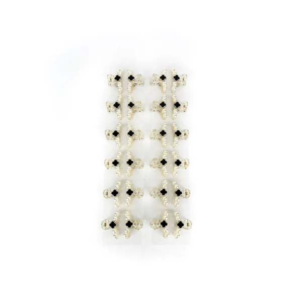Mini Broche Blanco Trebol Negro con Perlas