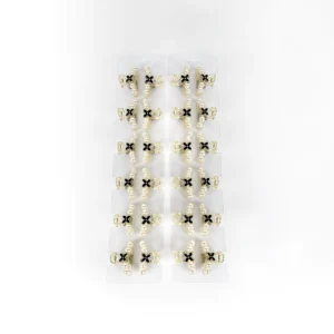 Mini Broche Blanco Flor Negra con Perlas
