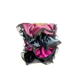 Scrunchies Gamuza con Borde de Tul y Perlas