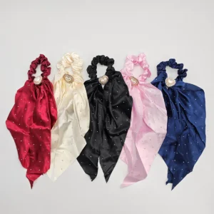 Scrunchie Satinado con Pañuelo y Corazón