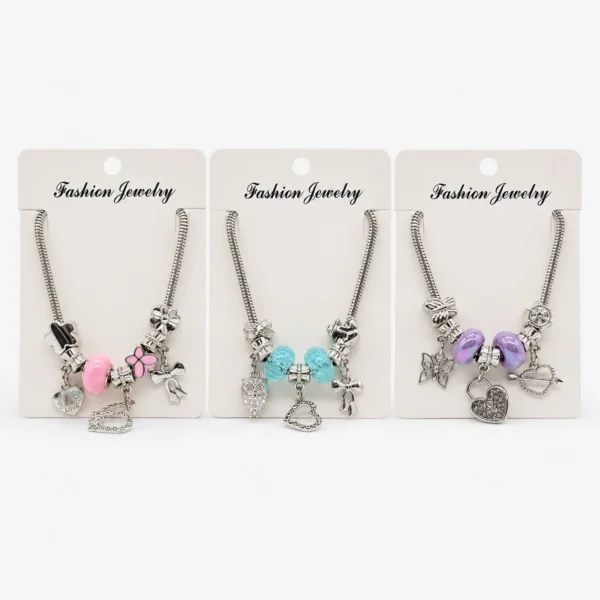Pulsera Plateada con Dijes