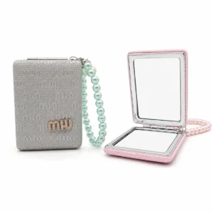 Espejo de Cartera con Correa de Perlas