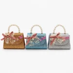 Cartera Brillante con Manija de Perlas