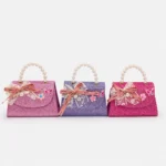 Cartera Brillante con Manija de Perlas