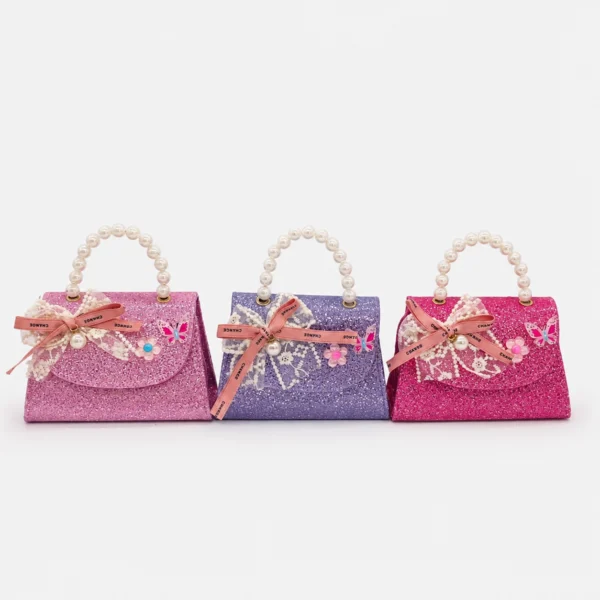 Cartera Brillante con Manija de Perlas
