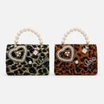 Cartera Animal Print con Corazón
