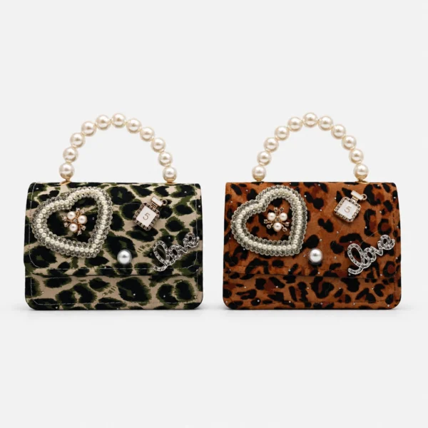 Cartera Animal Print con Corazón