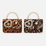 Cartera Animal Print con Corazón