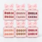 Uñas Cuadradas con Strass y Ojo de Gato