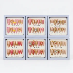 Uñas Almendra con Diseños y Pedrería